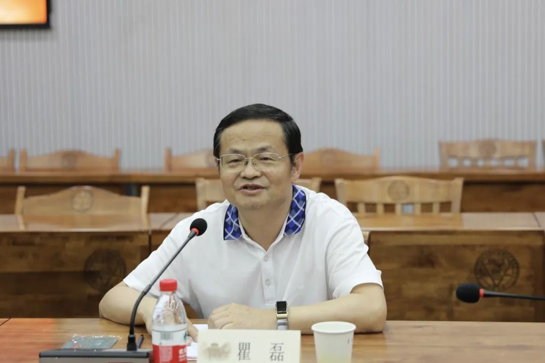 玩彩(中国)wancai·官方网页版,与东南大学签订产学研战略合作协议，瞿磊获颁“东南大学至善教育贡献奖”